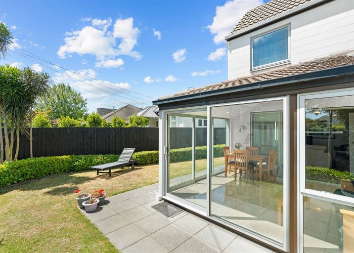  at 1/106 Leinster Road, Merivale, Christchurch