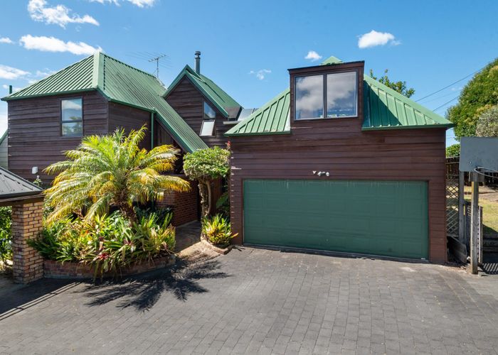  at 3 Mizpah Road, Waiake, Auckland