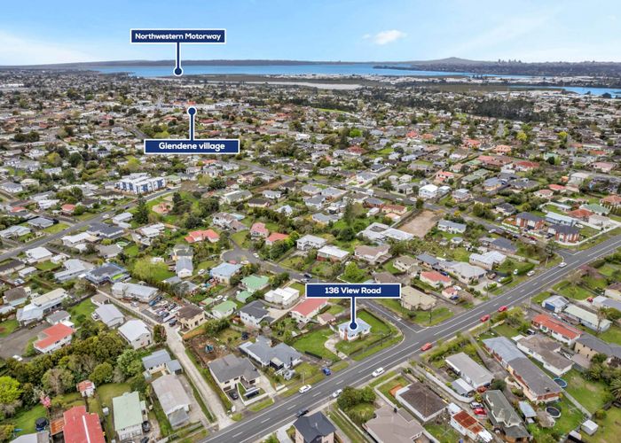  at 136 View Road, Sunnyvale, Auckland