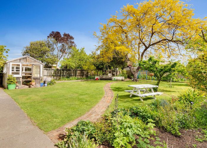  at 10 Claxton Place, Saint Martins, Christchurch