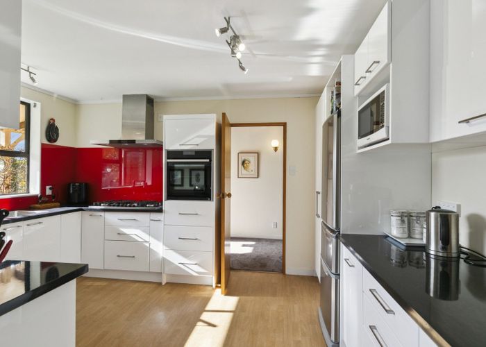  at 34 Peterhouse Street, Tawa, Wellington