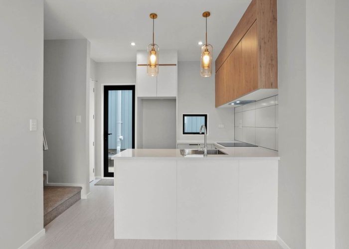  at 2/17 Parker Avenue, New Lynn, Waitakere City, Auckland