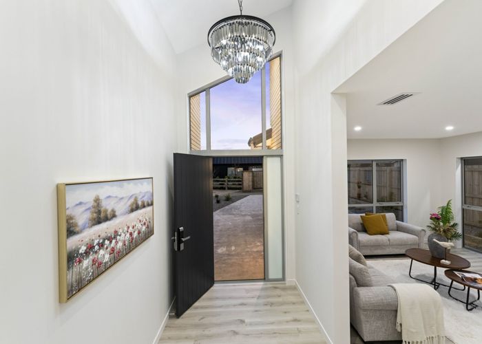  at 8 Munro Oak Lane, Clevedon, Manukau City, Auckland