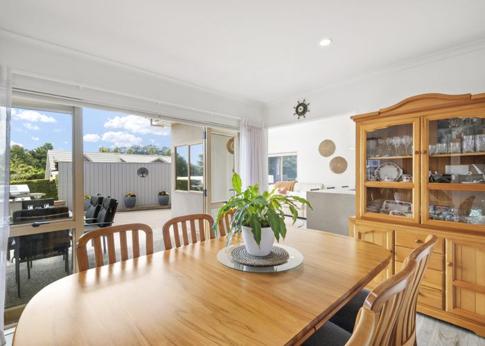  at 8 Stonedge Lane, Rosedale, Auckland