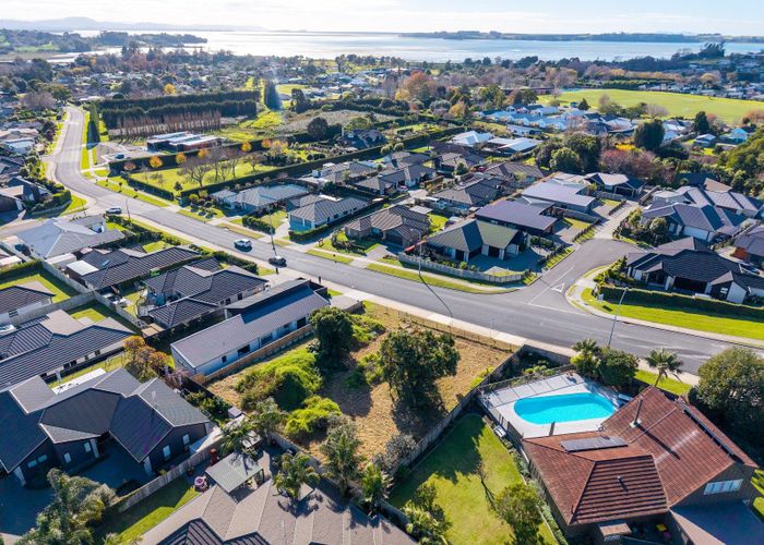  at 5a and 5b Kayelene Place, Omokoroa, Western Bay Of Plenty, Bay Of Plenty