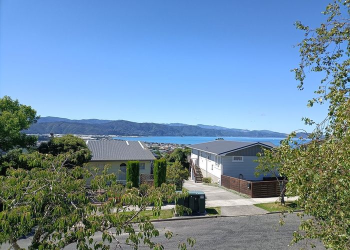  at 7 Stanhope Grove, Korokoro, Lower Hutt