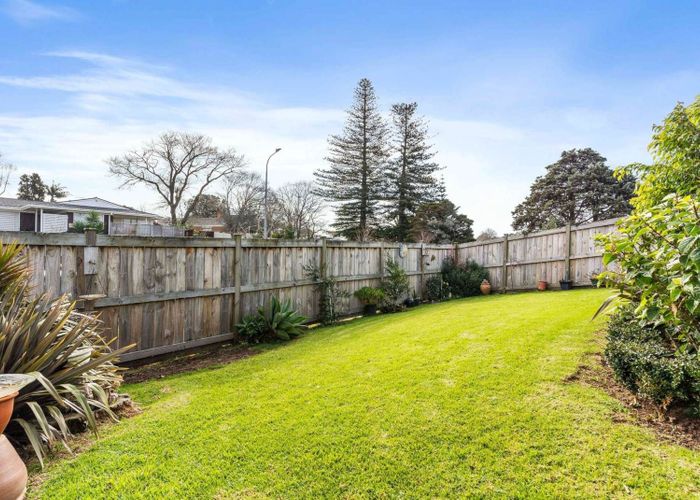  at 2/77 Stanniland Street, Sunnyhills, Auckland