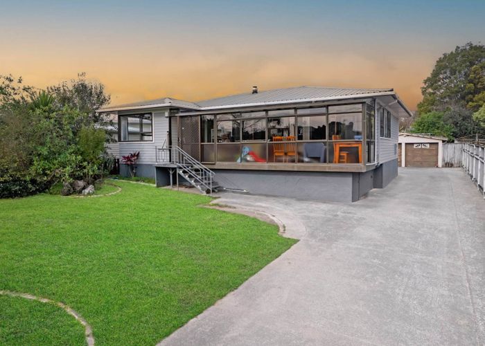  at 8 Barrie Avenue, Papatoetoe, Manukau City, Auckland