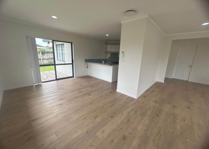  at 2/4 Fintona Place, Dannemora, Manukau City, Auckland