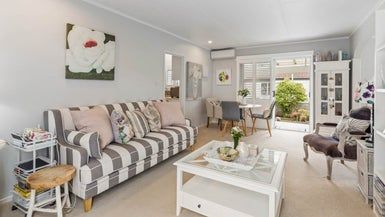  at 2/62 Browns Bay Road, Rothesay Bay, Auckland
