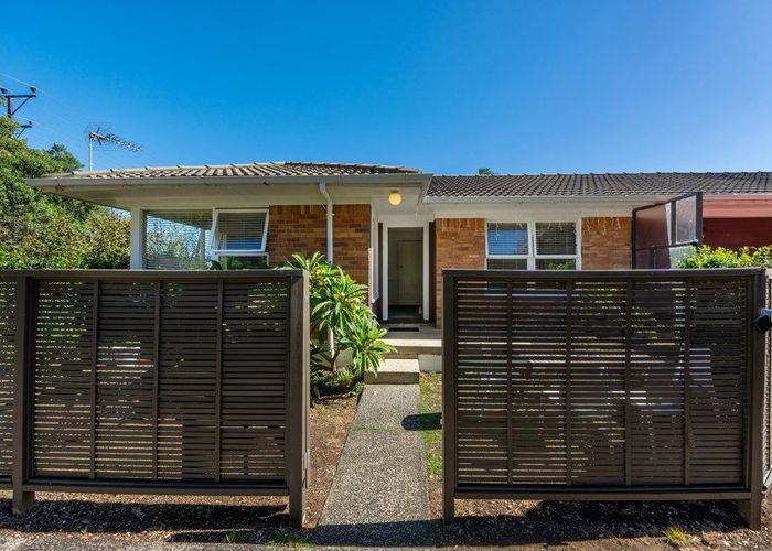  at 1/153 Shakespeare Road, Milford, Auckland