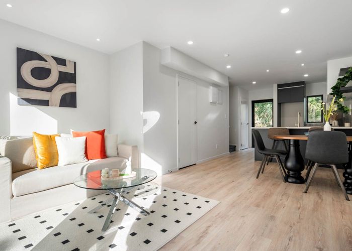  at 16 Reynella Drive, Massey, Waitakere City, Auckland
