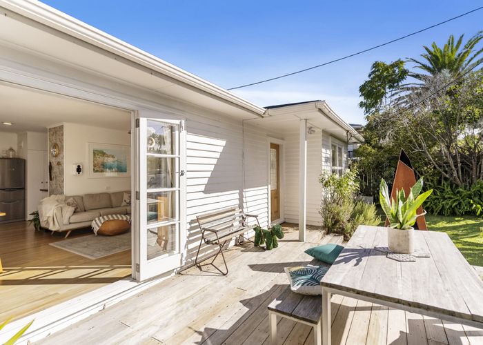  at 1/21 Fordham Street, Beach Haven, Auckland