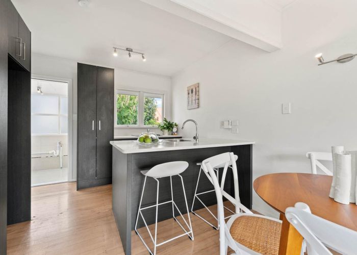  at 3/10 Nile Road, Milford, Auckland