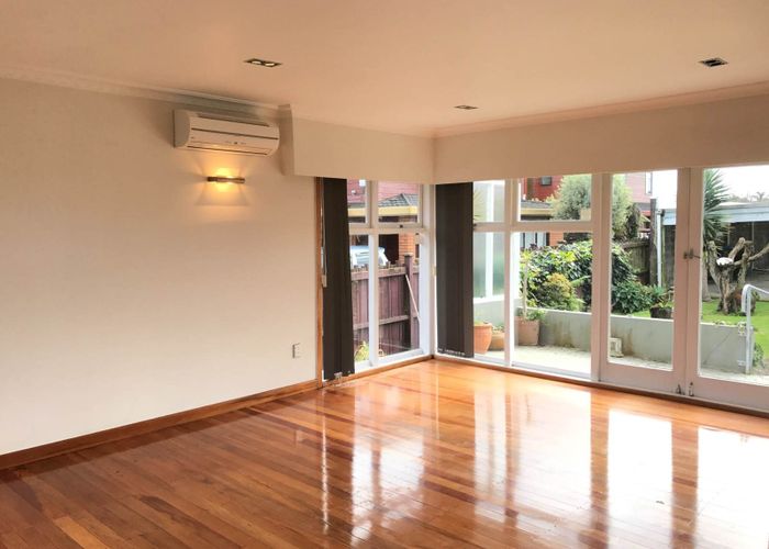  at 4/18 Tawhiri Road, One Tree Hill, Auckland City, Auckland