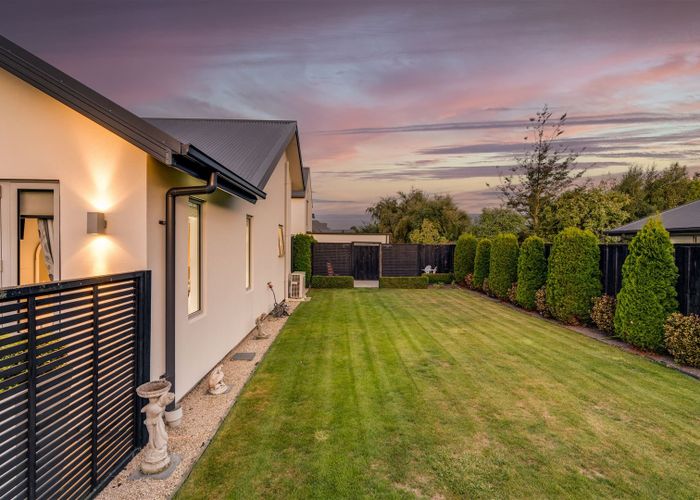  at 6 Lakebridge Place, Parklands, Christchurch City, Canterbury