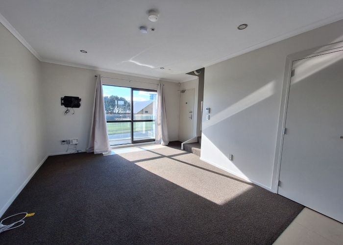 at 8 Kerrs Road, Wiri, Manukau City, Auckland