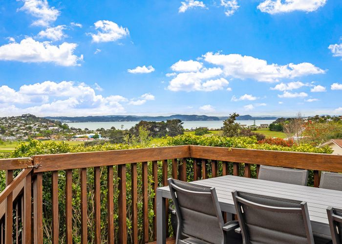  at 3 Delshaw Avenue, Stanmore Bay, Whangaparaoa