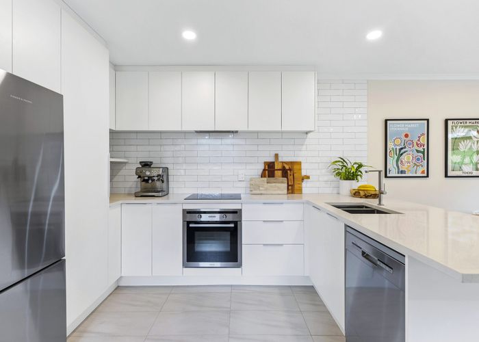  at 13/61 The Avenue, Albany, North Shore City, Auckland
