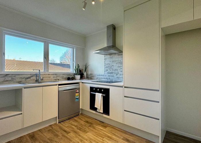  at 2/35 Wallace Road, Papatoetoe, Auckland