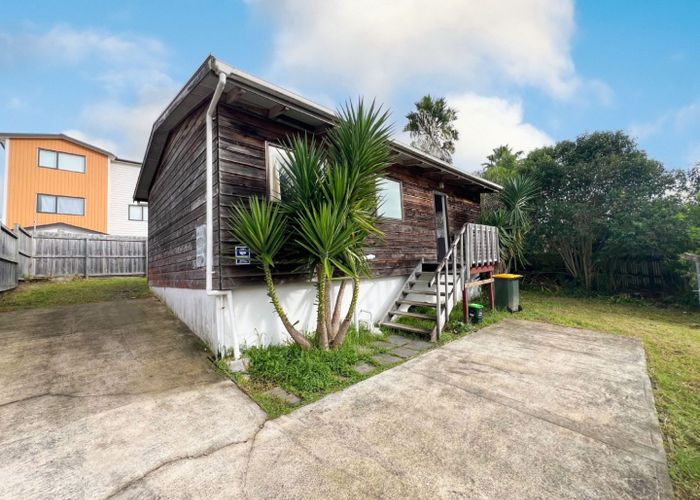  at 20B Thornlow Street, Glendene, Waitakere City, Auckland