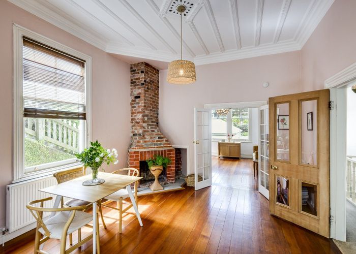  at 2 Cameron Road, Bluff Hill, Napier