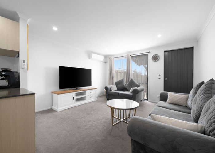  at 43 Saddleback Crescent, Papakura, Papakura, Auckland