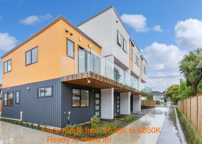  at 2/30 Woodford Ave, Henderson, Waitakere City, Auckland