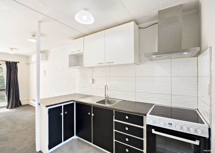  at 4/22 Longford Street, Mount Wellington, Auckland