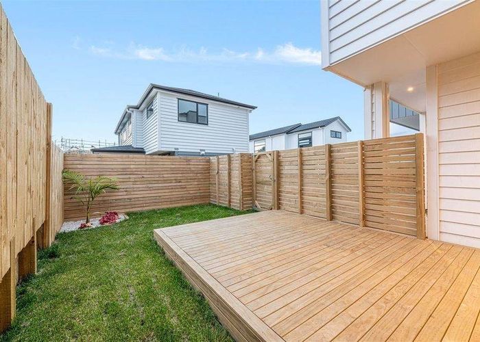  at 20E MacKenzie Street, Te Atatu South, Waitakere City, Auckland
