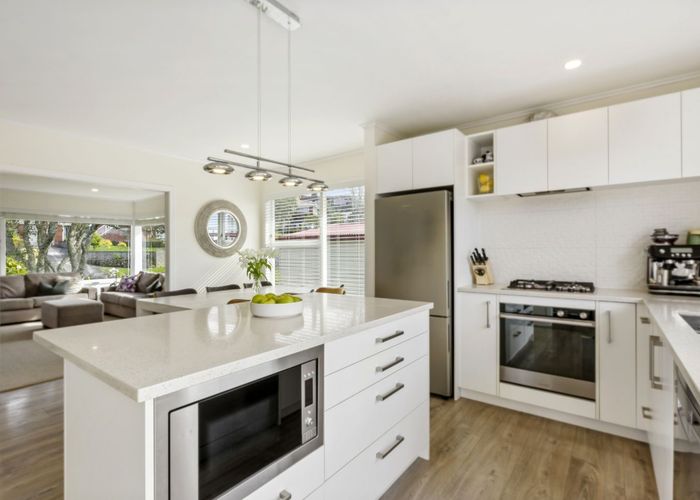  at 25 Agincourt Street, Glenfield, Auckland
