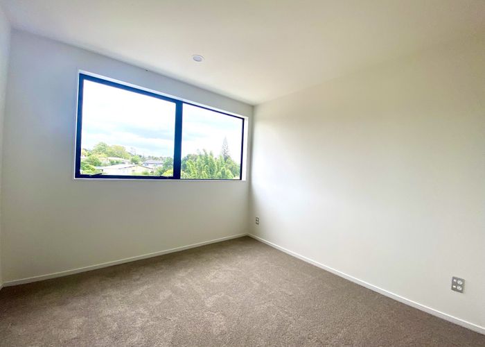  at 3/20 Peach Road, Glenfield, North Shore City, Auckland