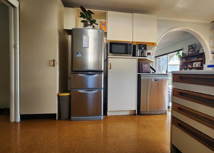  at 85 Hutchinsons Road, Bucklands Beach, Auckland