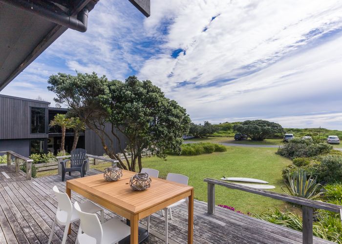  at 121 Marine Parade North, Piha