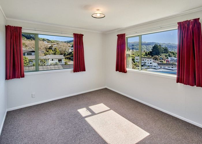  at 1A Sunrise Blvd, Tawa, Wellington