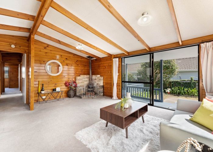  at 2/49 Larnoch Road, Henderson, Auckland