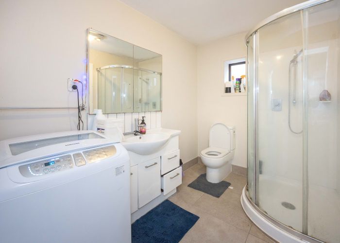  at 2 Chelsea View Drive, Chatswood, Auckland
