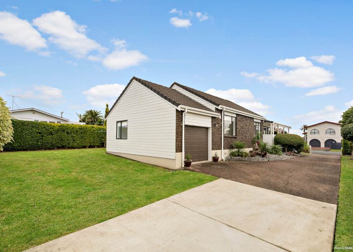  at 3 Westpark Drive, West Harbour, Auckland