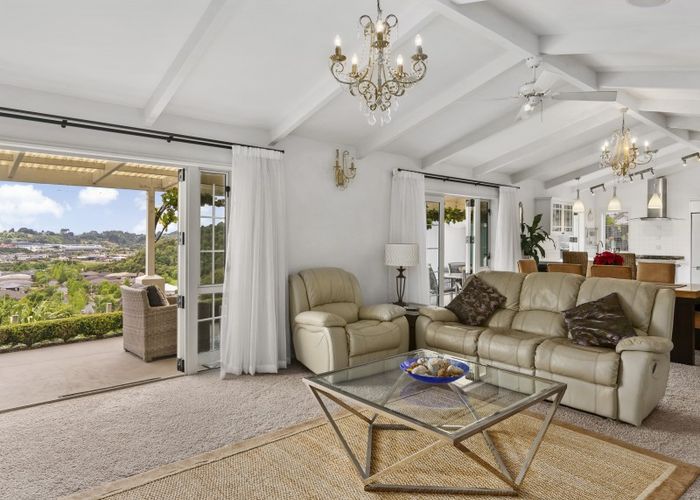  at 21 Broadwater Close, Pyes Pa, Tauranga