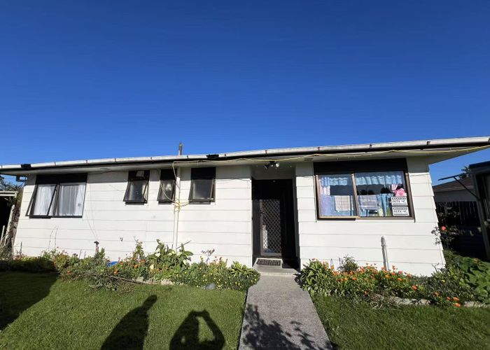  at 2/18 Bingara Place, Favona, Manukau City, Auckland