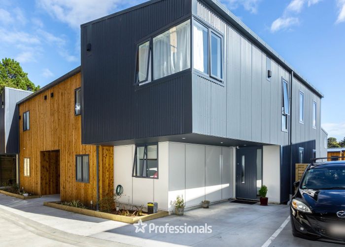  at 31/33 Raukawa Street, Stokes Valley, Lower Hutt