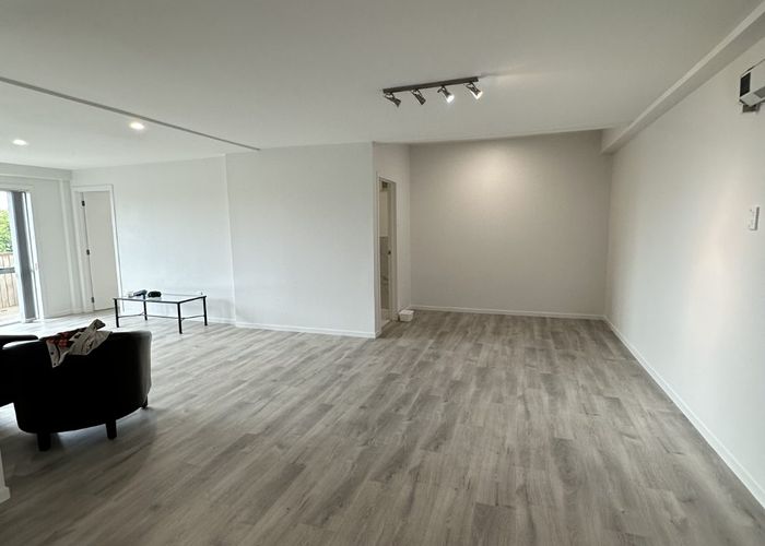  at 322 Glenfield Road, Glenfield, North Shore City, Auckland