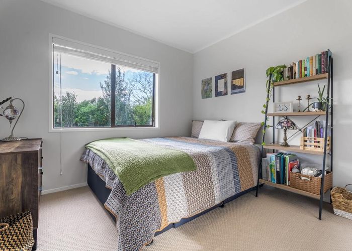  at 8 Chipping Dale, Mangere Bridge, Manukau City, Auckland