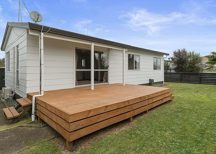 at 16 Purcell Place, Melville, Hamilton