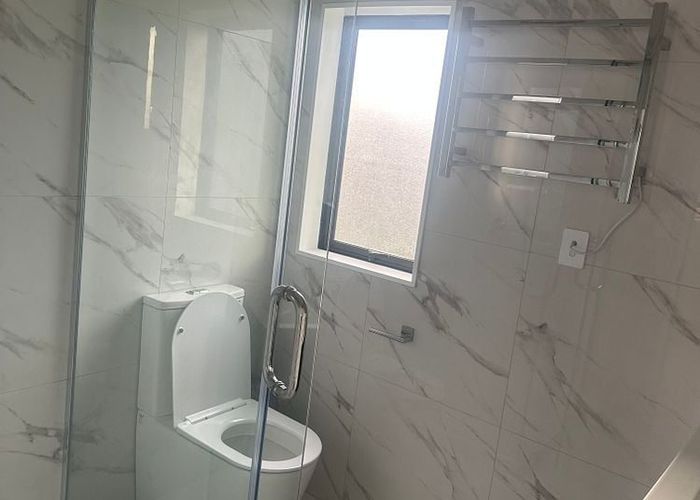  at 79C Bond Crescent, Forrest Hill, North Shore City, Auckland