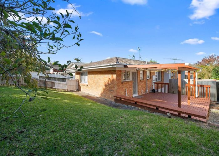  at 1/112 Gossamer Drive, Pakuranga Heights, Manukau City, Auckland