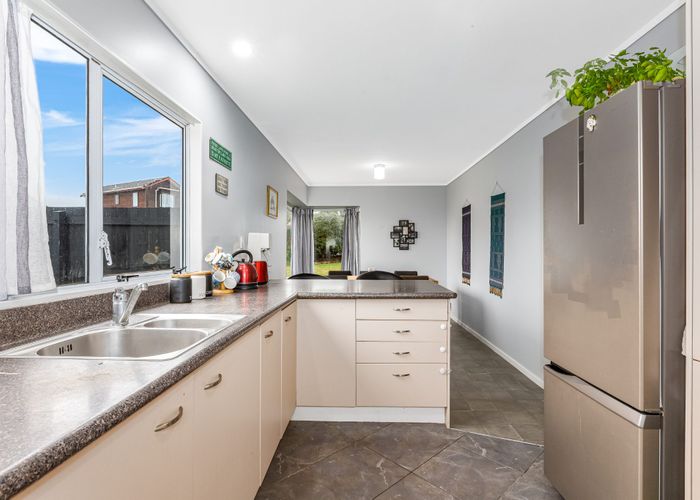 at 2 Coventry Close, Ascot Park, Porirua, Wellington
