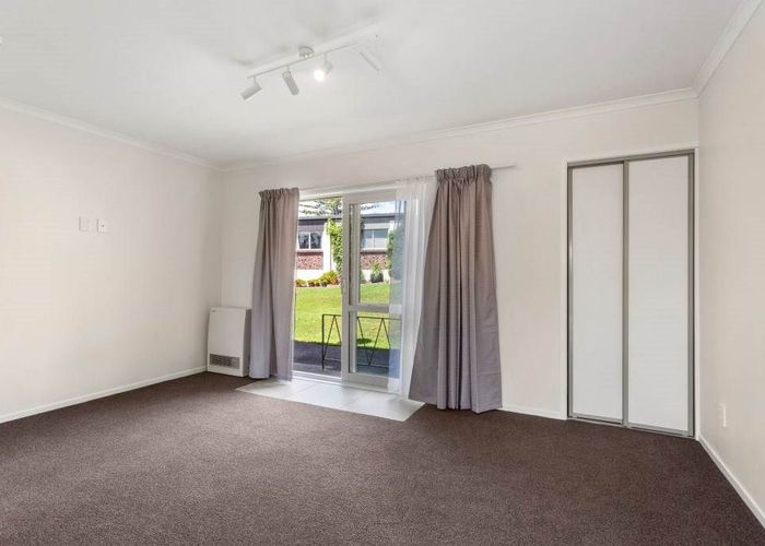  at 1/143 Birkdale Road, Birkdale, Auckland