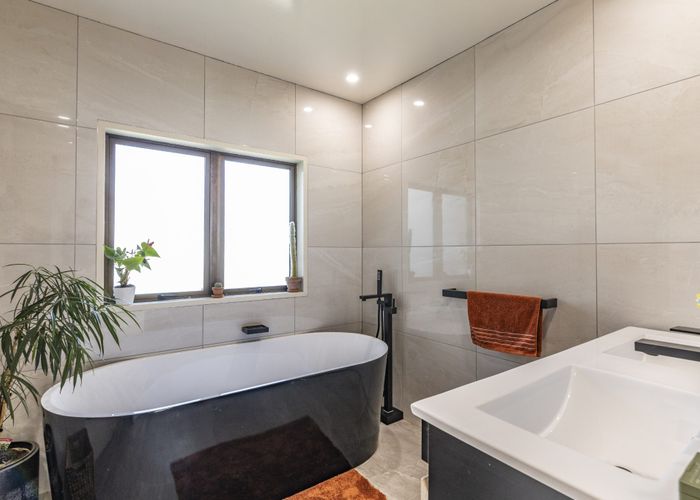  at 2 Holmcroft Court, Cracroft, Christchurch City, Canterbury