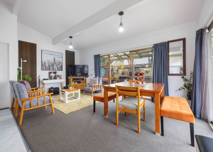  at 1/312 Royal Road, Massey, Waitakere City, Auckland